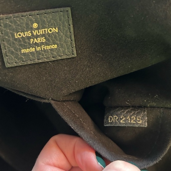 EUC Retiro Louis Vuitton purse, comes with detachable shoulder strap - Picture 14 of 14